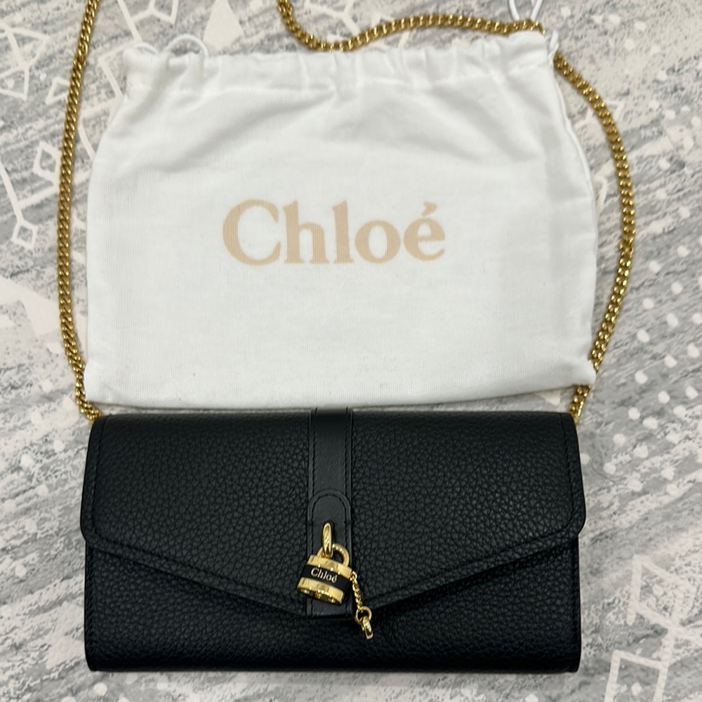 100% authentic Chloe Black Leather Wallet On Chain with dust bag